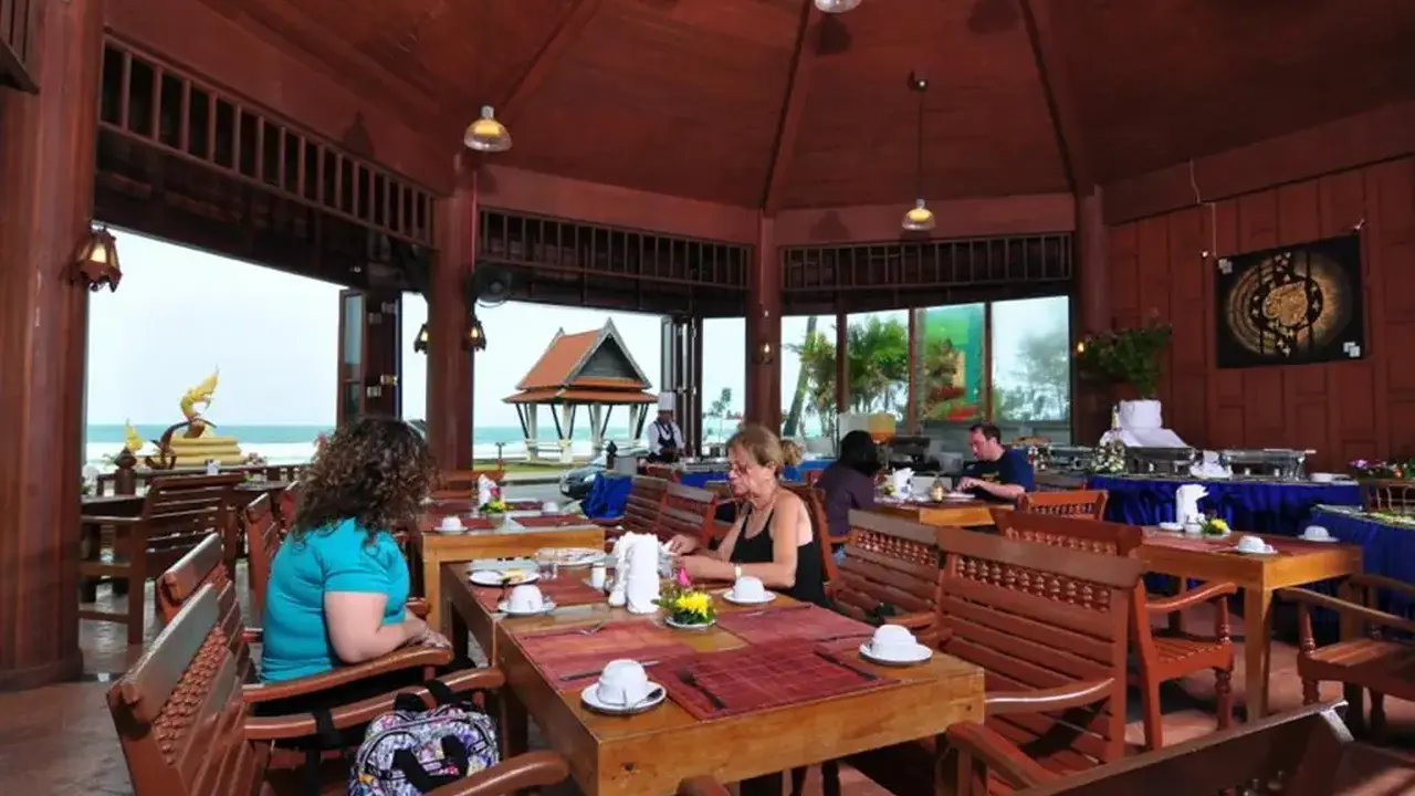 Baan Karonburi Resort