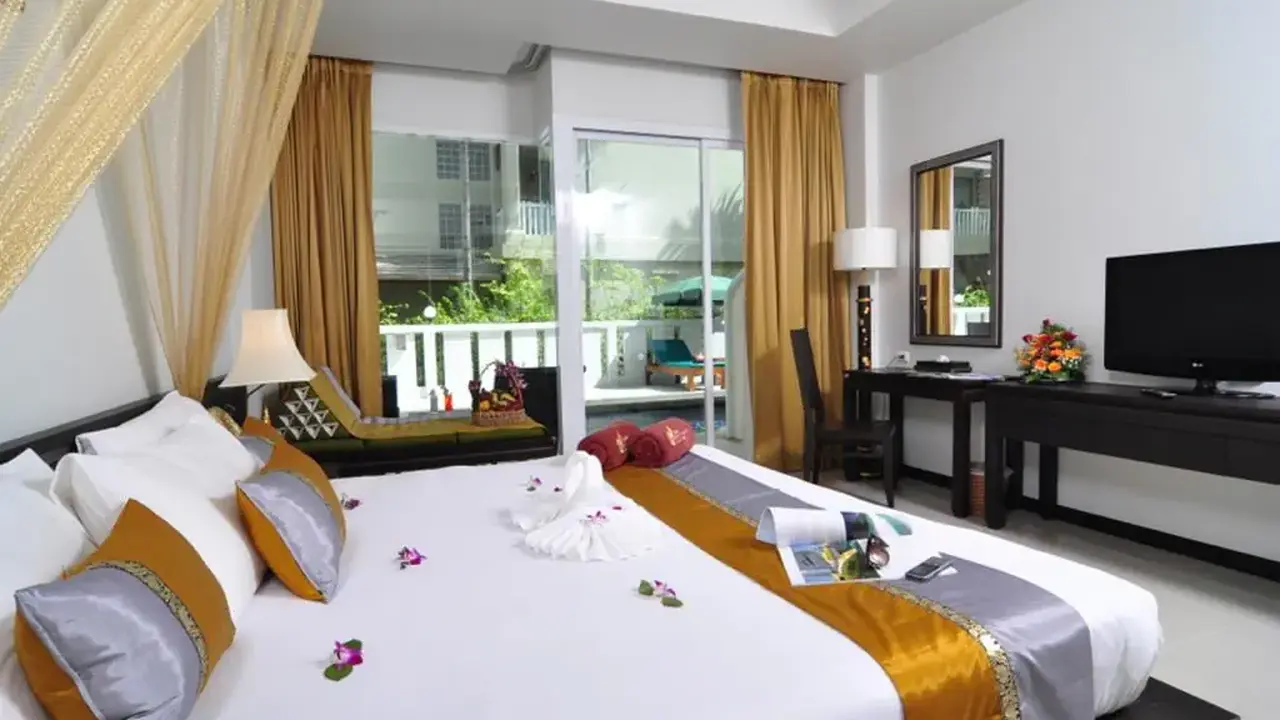 Baan Karonburi Resort