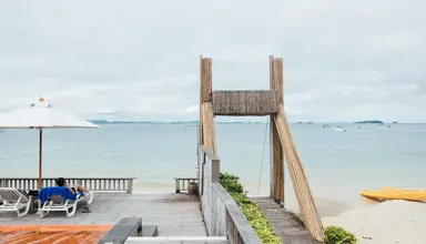 Baan Ploy Sea