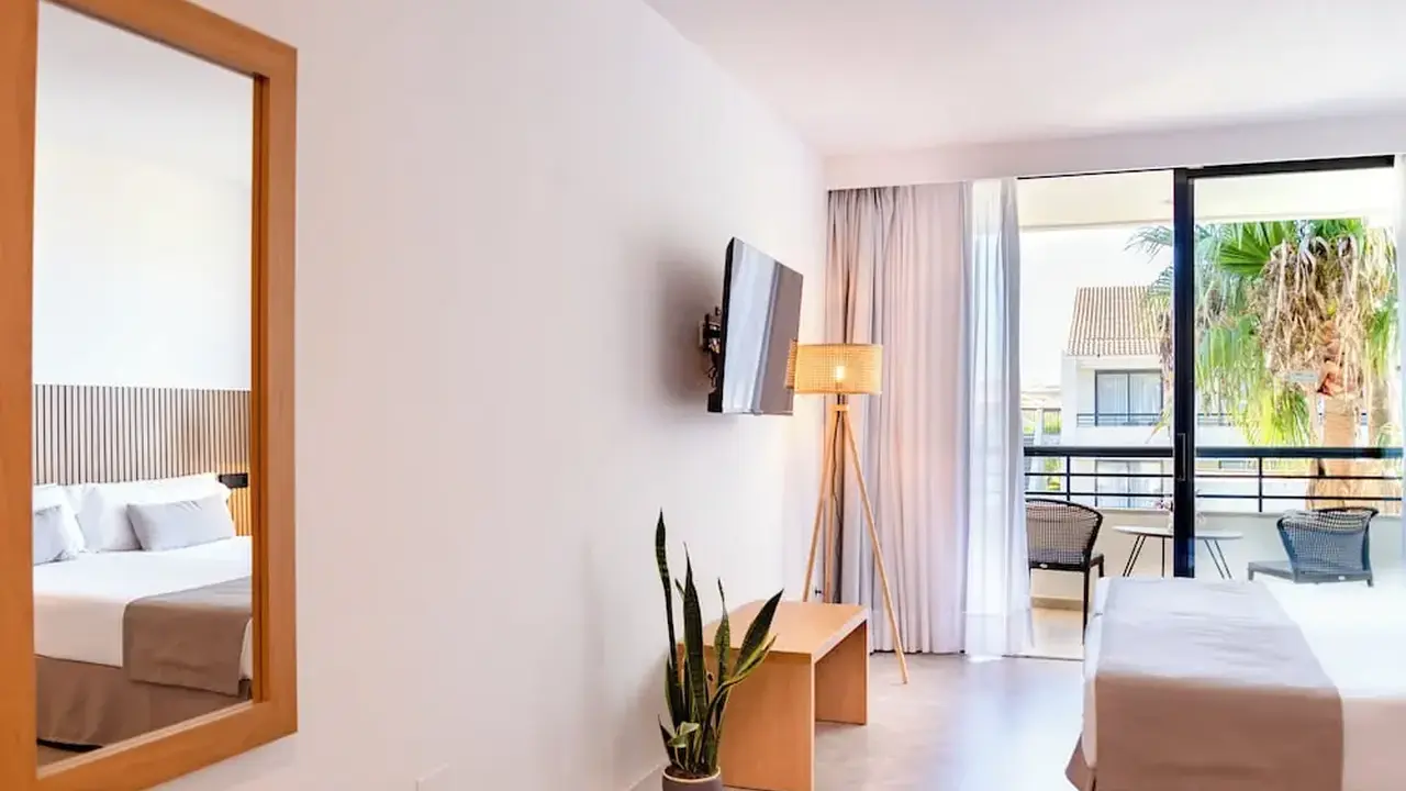 Bahia Pollensa Aparthotel