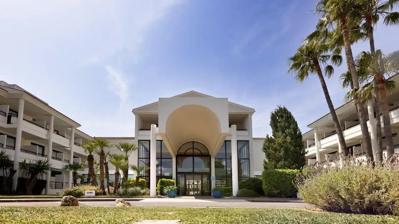 Bahia Pollensa Aparthotel