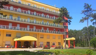 Bella Italia & Efa Village