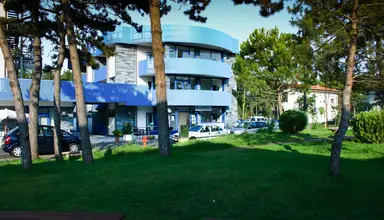 Bella Italia & Efa Village