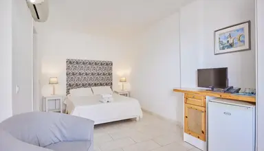 Belvedere Gerakas Luxury Suites