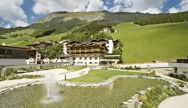 Berghof Crystal Spa & Resort