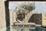 Bill & Coo Suites and Lounge