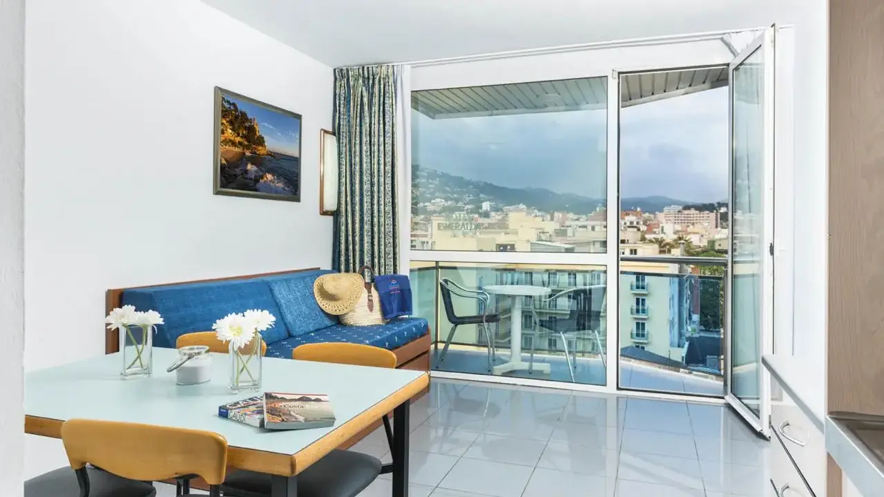 Blau Apartments