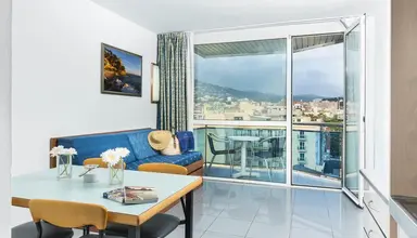 Blau Apartments