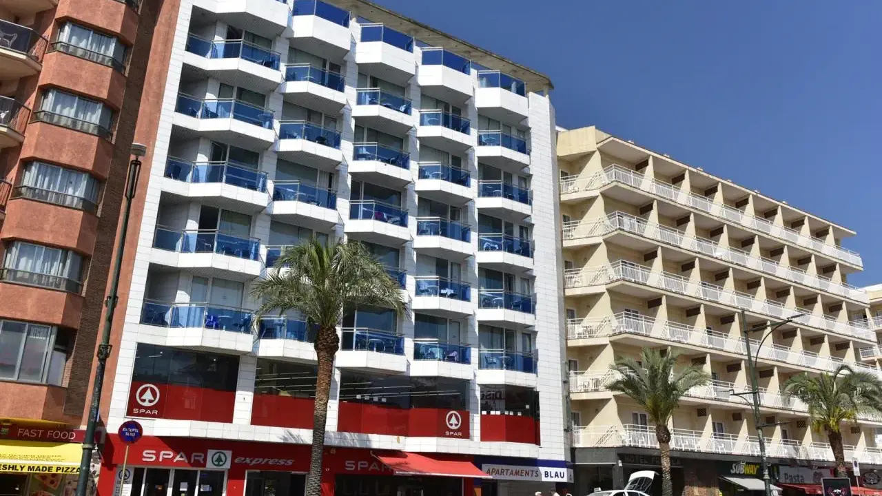 Blau Apartments