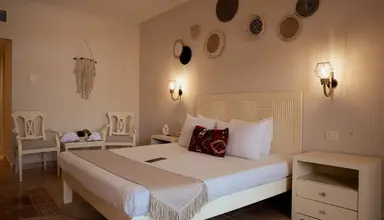 Blend Elphistone Resort