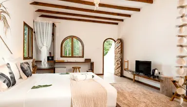 Bliss Praslin