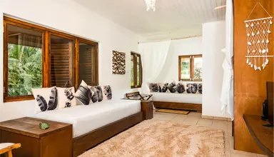 Bliss Praslin