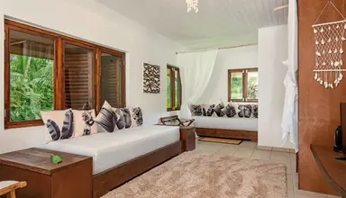 Bliss Praslin