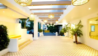 Bloom Suites