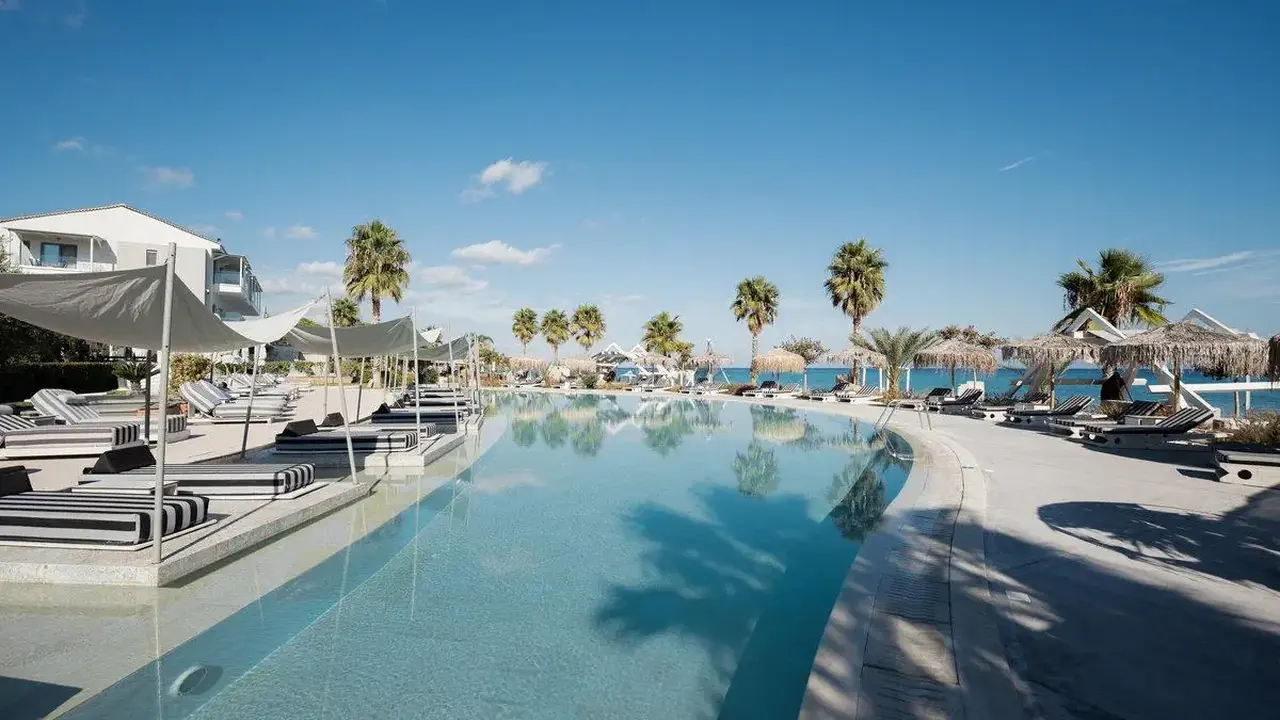 Blue Carpet Luxury Suites