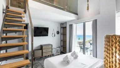 Blue Carpet Luxury Suites