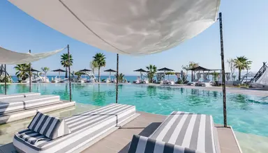 Blue Carpet Luxury Suites
