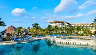 BlueBay Grand Esmeralda