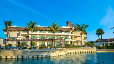 BlueBay Grand Esmeralda