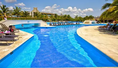 BlueBay Grand Esmeralda