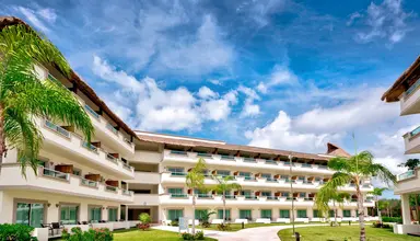 BlueBay Grand Esmeralda