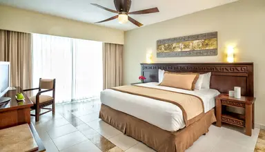 BlueBay Grand Esmeralda