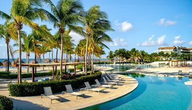 BlueBay Grand Esmeralda