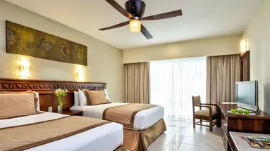 BlueBay Grand Esmeralda