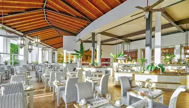 Bluebay Villas Doradas