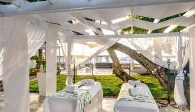 Bluebay Villas Doradas