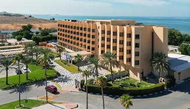 BM Beach Hotel