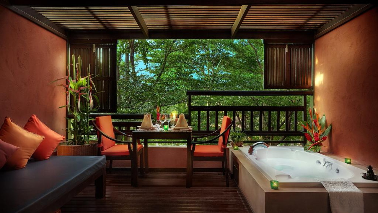 Bo Phut Resort & Spa