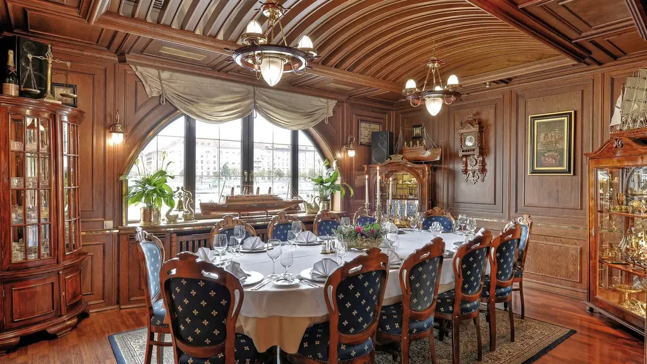 Botel Admiral