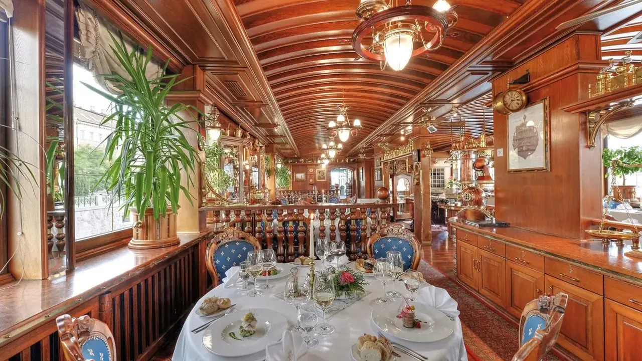 Botel Admiral