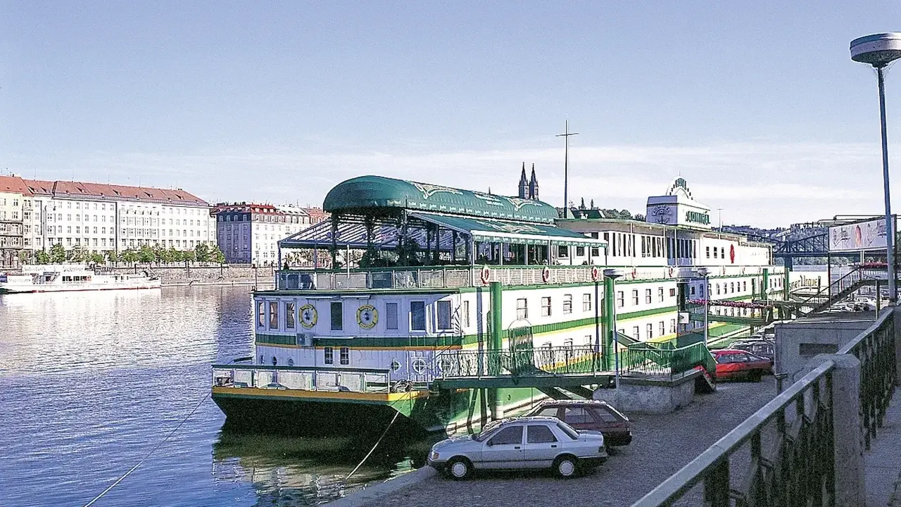 Botel Admiral