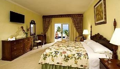Breezes Runaway Bay Resort & Golf Club