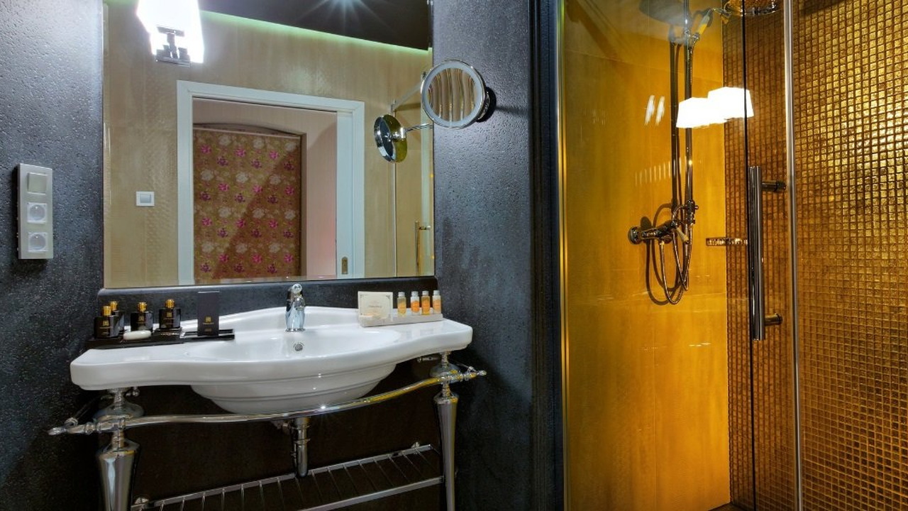 Bristol Art & Medical SPA
