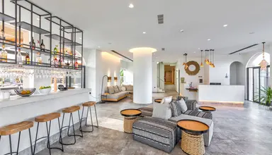 Cabana Blu Hotel & Suites