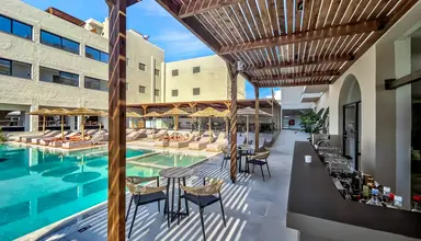 Cabana Blu Hotel & Suites