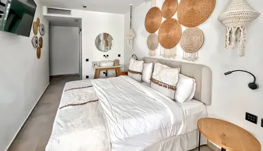 Cabana Blu Hotel & Suites