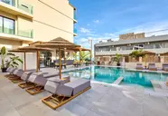 Cabana Blu Hotel & Suites