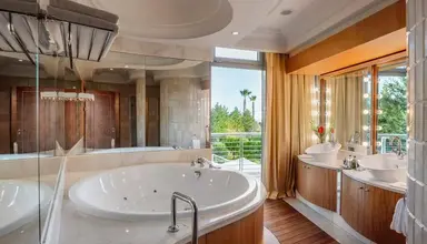 Calista Luxury