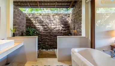 Camia Resort & Spa