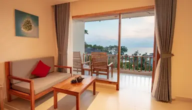 Camia Resort & Spa
