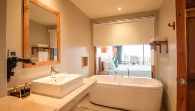 Camia Resort & Spa
