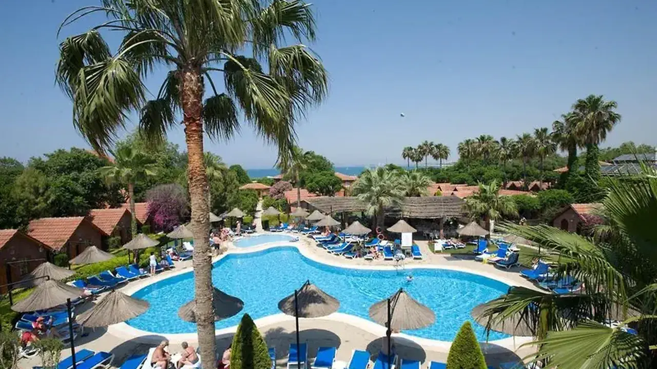 Can Garden Beach