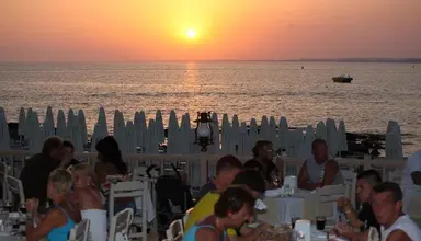 Can Garden Beach