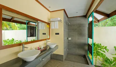 Canareef Resort