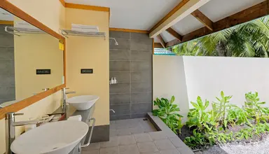 Canareef Resort