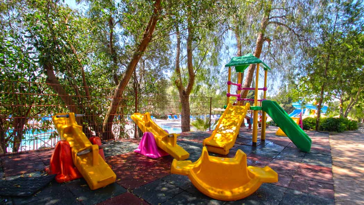 Cande Onura Holiday Village